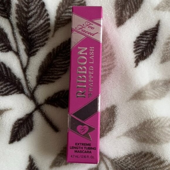 Too Faced Ribbon Wrapped Lash Mascara - Picture 5 of 5
